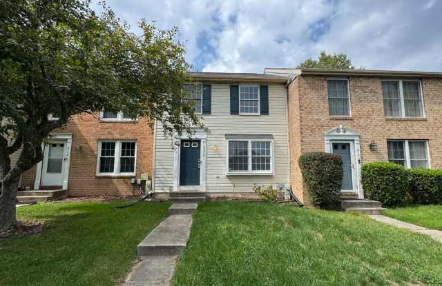 Lovely 3 BR/1 Full BA  2 Half BA Townhome in Pasadena! - 8172 Hazy Dawn Court, Pasadena, MD 21122