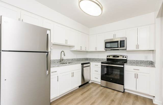 Crofton Village Apartments photos photos