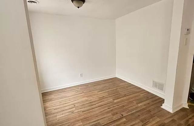 6639 South Perry Avenue Gallery 3
