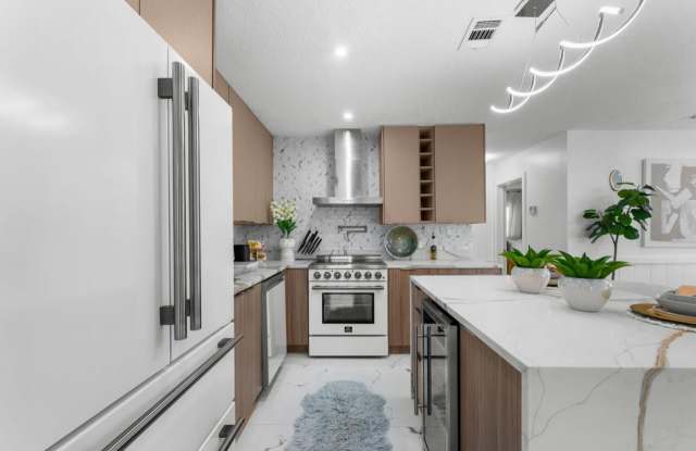12417 S Indian River Drive Gallery 4