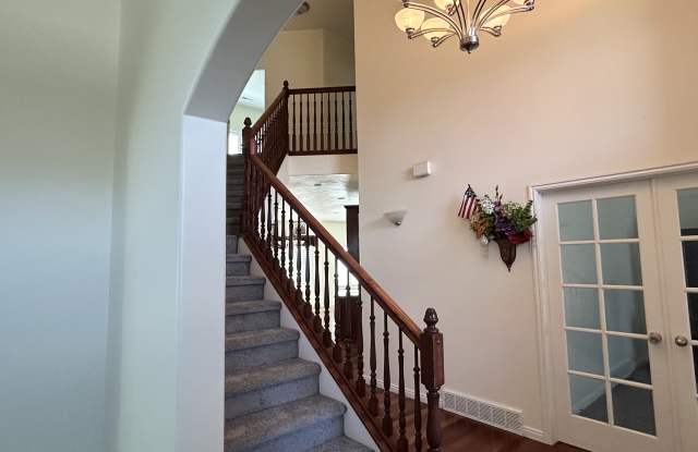 5665 Piney View Court Gallery 3