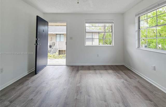 6617 SW 10th St photos photos