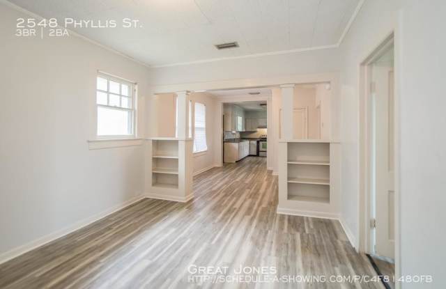 2548 Phyllis St. Gallery 2