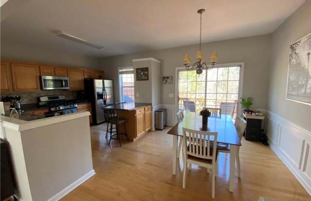 4045 Edgecomb Drive Gallery 2