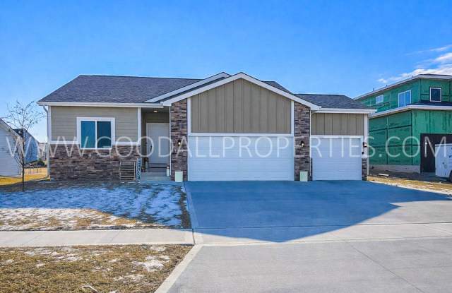 Must See 4 Bedroom Ranch in Clive with finished Basement ! photos photos