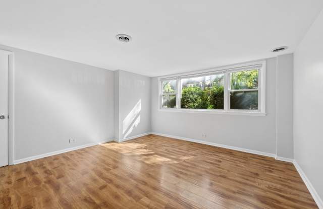 1510 W Addison Street Gallery 2
