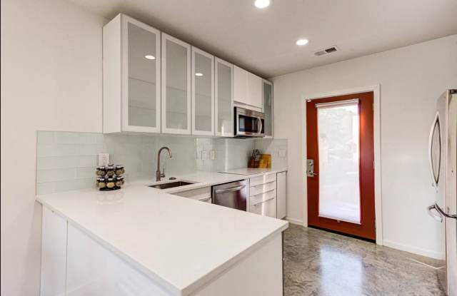 1315 East 49th Street - 1315 East 49th Street, Kansas City, MO 64110