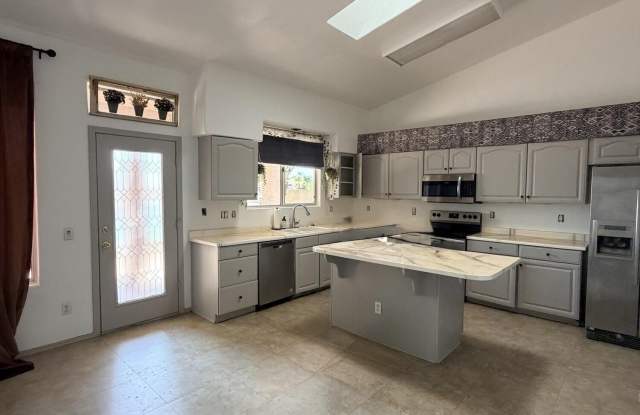 5215 W TONOPAH Drive Gallery 1