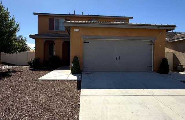 Beautiful 2 Story 4 Bedroom 3 Bathroom home in Beaumont, Ca. photos photos