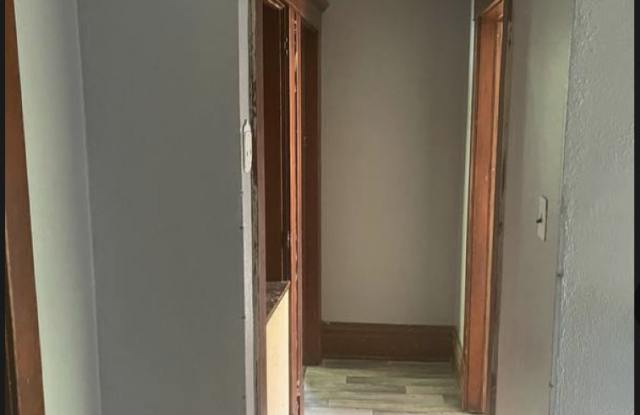 1011 Logan Avenue Gallery 4