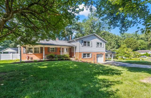 Beautiful 5-Bedroom Single-Family Home in Fairfax! photos photos