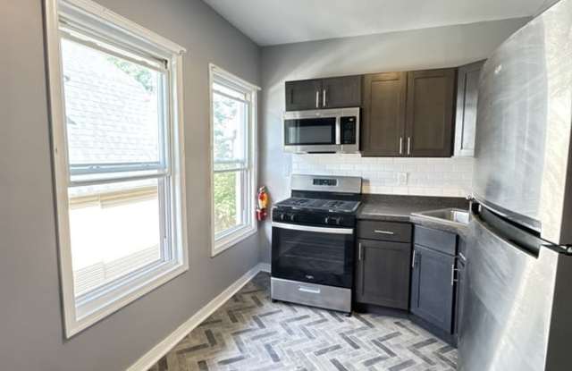 436 W Queen Ln photos photos