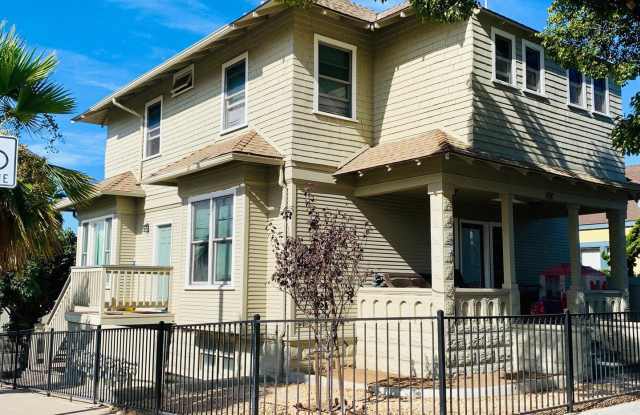STUDIO RIGHT OUTSIDE OF DOWNTOWN! $1,495/mo!!! photos photos