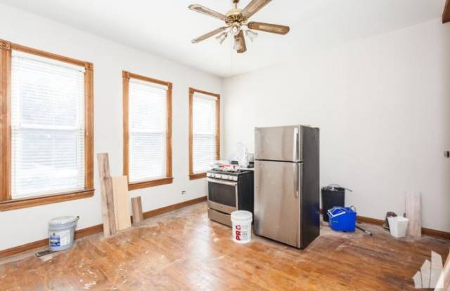 1006 W Fry Gallery 4