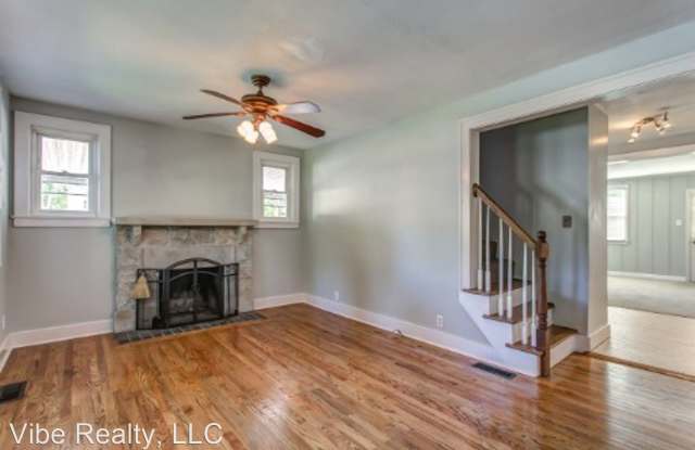 1700 Stewart Place Gallery 3