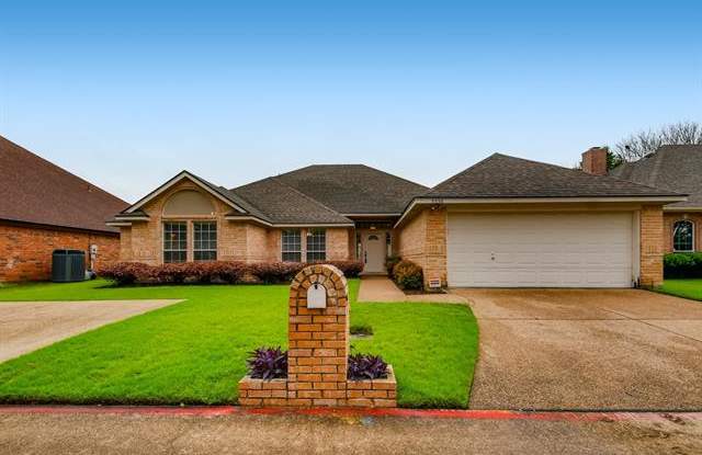 5930 River Bend Drive - 5930 River Bend Drive, Benbrook, TX 76132