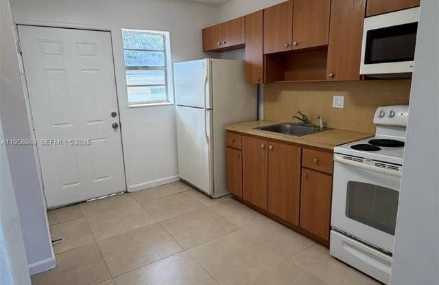 13425 NW 31st Ave photos photos