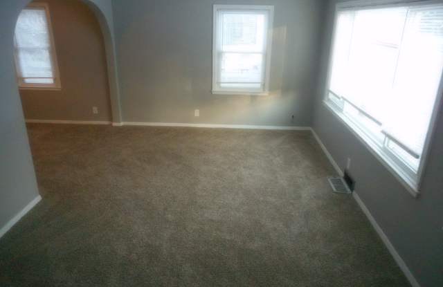 3412 W 32nd St photos photos