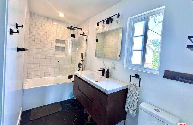 1111 East Elk Avenue photos photos