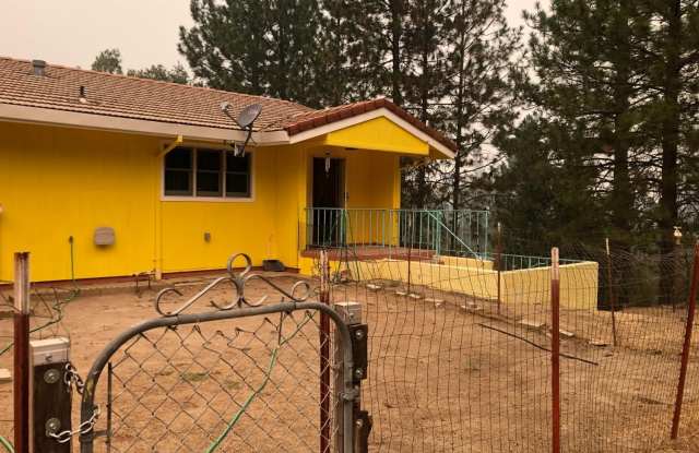 45612 Darling Way - 45612 Darling Way, Ahwahnee, CA 93644