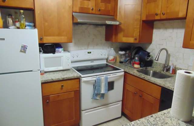 1025 Hancock St photos photos