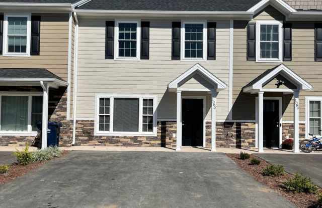 Townhouse for Rent in Crescent Ridge Subdivision - 1197 Harvest Court, Massanetta Springs, VA 22801
