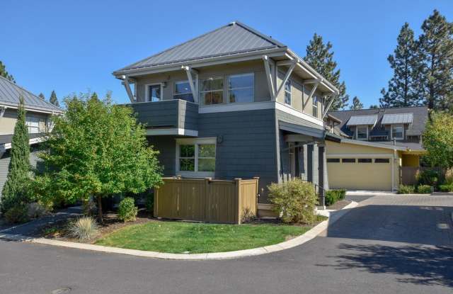 Charming 1 Bedroom Townhome with 1 car garage in NWX! Gallery 4