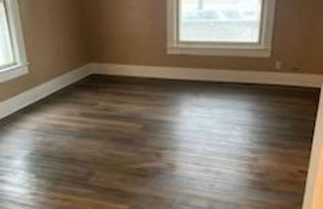 3 bed 1 bath house - 1329 North Bestor Street, Peoria, IL 61606