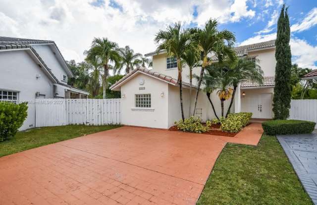 8927 SW 108th Cir Ct Gallery 2