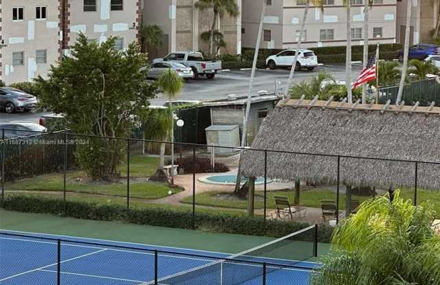 2430 SW 81st Ave - 2430 Southwest 81st Avenue, Davie, FL 33324