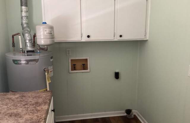 Newly Remodeled 3 bedroom 1 bath home near Gadsden Regional Gallery 3