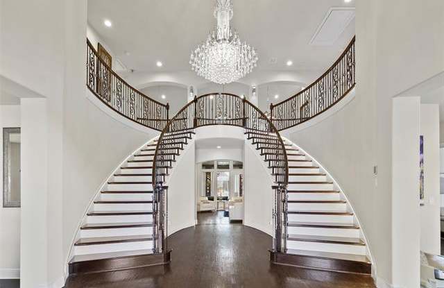 2031 Courtland Drive Gallery 2