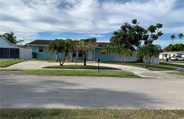 14300 Southwest 105th Avenue photos photos