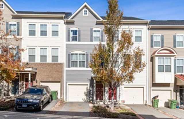 BEAUTIFUL TOWNHOUSE IN VILLAGES AT WOODSTREAM photos photos BEAUTIFUL TOWNHOUSE IN VILLAGES AT WOODSTREAM photos photos