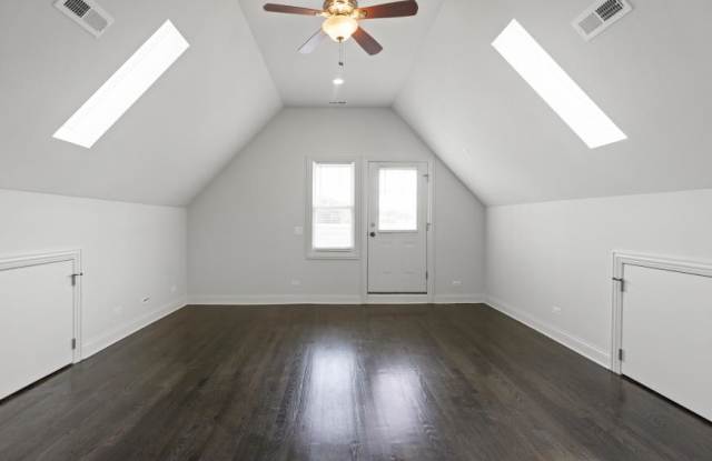 3123 N California photos photos