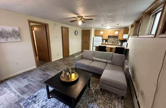502 Forest Avenue North - 3 photos photos