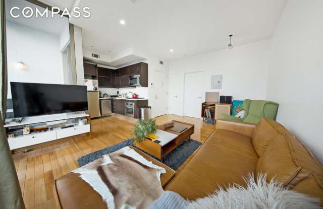 285 Driggs Avenue Gallery 2