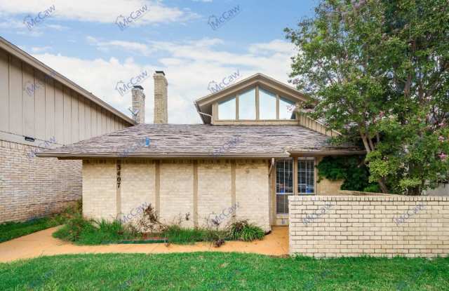 Lovely 2/2 in Arlington! - 3407 Ambassador Row, Dalworthington Gardens, TX 76013