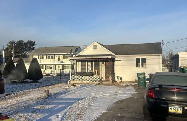 2 bedroom 1 bathroom in Carlisle with In-ground Pool! photos photos