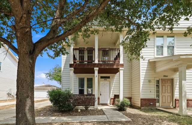 ***MOVE-IN SPECIAL: TWO WEEKS FREE***Townhome with Dual Primary Suites: Contemporary Living Near Texas A&M San Antonio photos photos