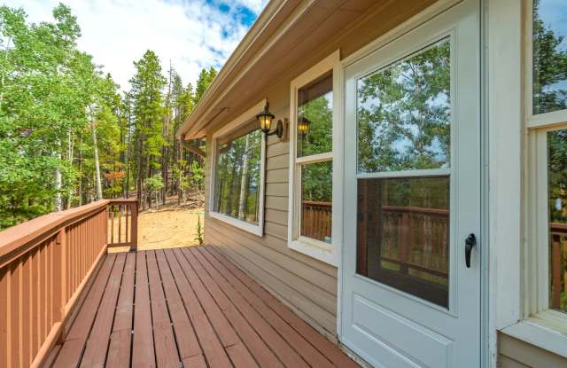 Charming 2-Bedroom Mountain Cabin with Incredible Views & Wood-Burning Fireplace Gallery 3