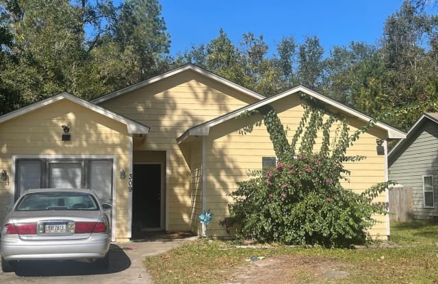 309 W Eleanor Avenue - 309 Eleanor Avenue, Kingsland, GA 31548