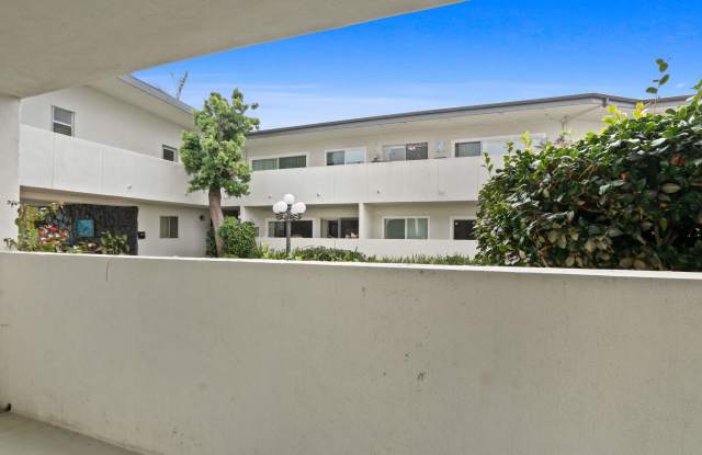 343 Palos Verdes Apartments Gallery 2