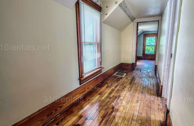 $1299 - 3 bed 2 bath - Single Family Home Gallery 4