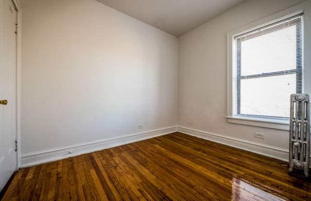 6400 S. Rockwell Street Apartments Gallery 4