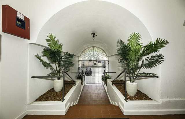 1509 Golden Gate Avenue Gallery 3