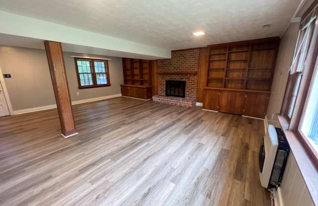 1601 Donora Ct Gallery 2