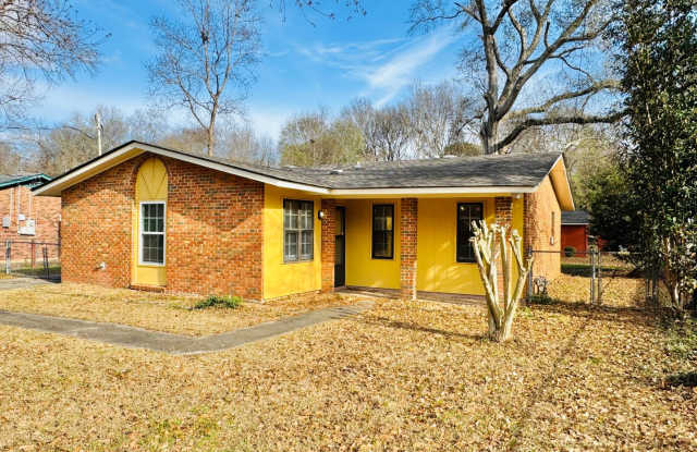Charming updated 3-bedroom home! - 6332 Pinebrook Drive, Montgomery, AL 36117