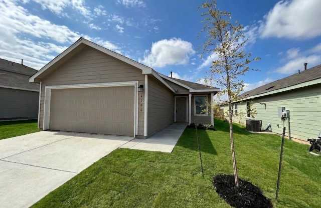*MOVE IN SPECIAL* 3BD/2BA with Washer/Dryer Included – Fenced Yard, Garage & Community Pool! photos photos