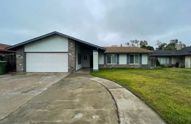 1135 Amberwood Lane photos photos
